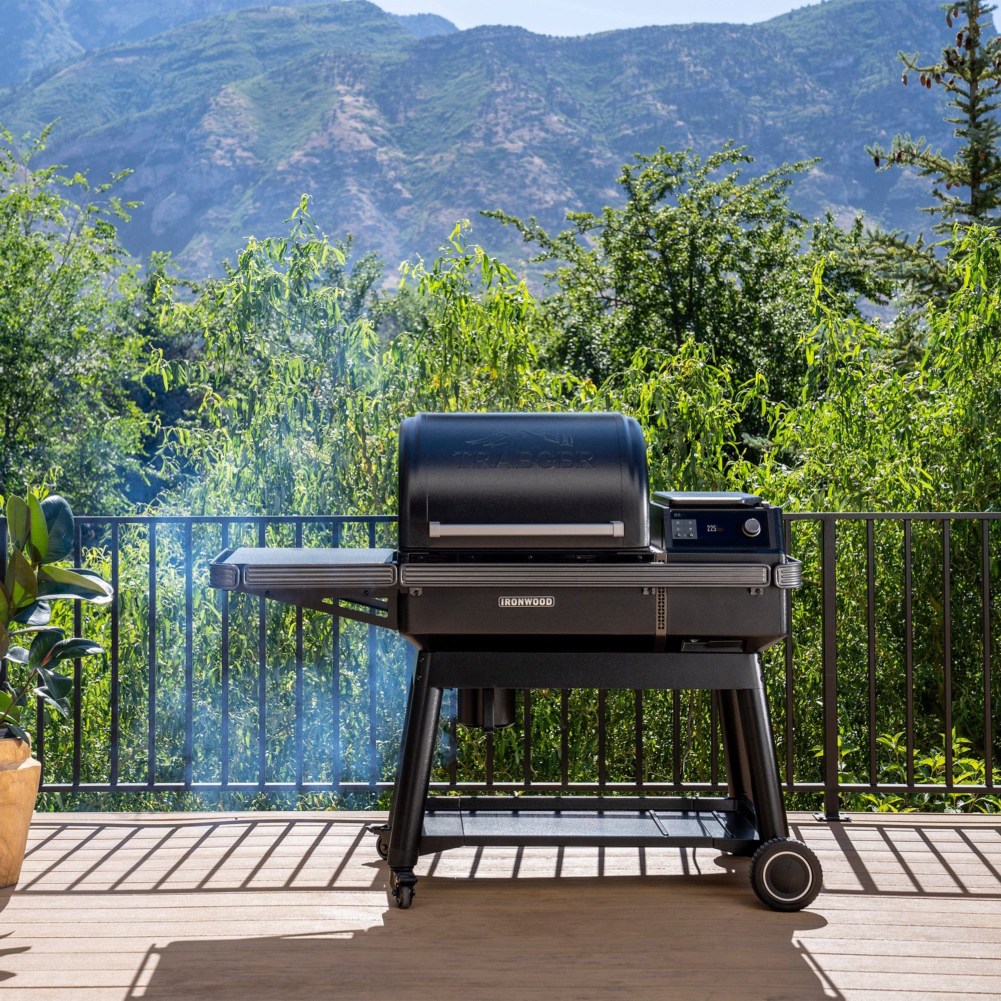 Traeger Canada Traeger Ironwood Pellet Grill (NEW 2023 Model) - TFB61RLGC TFB61RLGC Barbecue Finished - Pellet 634868938757